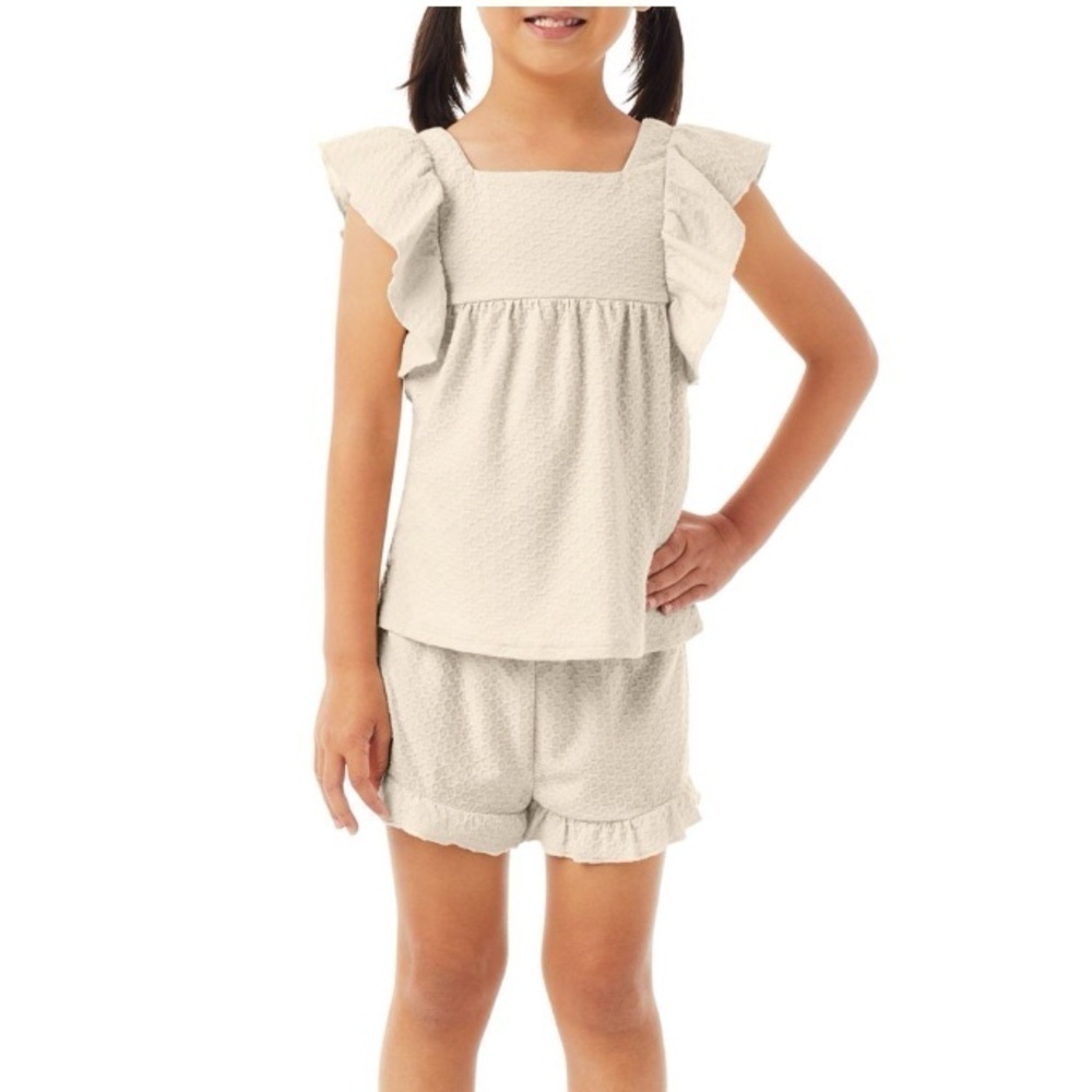 NWT 2-piece Playwear Set by Member’s Mark size 4T